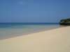 27　施設に隣接するプライベート感溢れる白い砂浜、サンセットを眺めくつろぎのビーチ
