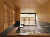 【大浴場】半外風呂では箱根の自然をより感じられます。