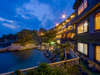 入り江の断崖に佇む海辺のかくれ湯宿。西伊豆で最も海に近い旅館です