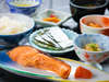 ◆朝食◆お米と焼き魚などを含むシンプルな和定食