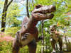 カメラの前でポーズをとる恐竜