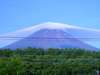 富士山に傘雲がたなびいています。