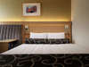 ダブルルームA　ダブルサイズのベッドを１名様でゆったり♪ご家族やカップルでものんびりお休みできます。