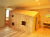 【ファミリールーム ハウス 】室内に木製の小屋のあるお部屋（33平方ｍ）