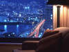 六甲山側高層階からの夜景。美しい眺望にしばし時が経つのも忘れそうに・・・。
