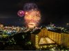 熱海海上花火大会と熱海市街、相模湾の夜景
