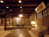 【ロビー】昭和初期の建築を受け継いだ本館は、老舗旅館ならではの時を重ねた風情が漂います