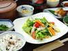 朝食一例◆栄養抜群！新鮮野菜のサラダを中心とした朝食をどうぞ！
