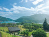 *【当館からの眺望：宮ケ瀬湖】夏は緑に囲まれた景色をお楽しみいただけます。