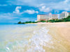 沖縄本島屈指の透明度を誇る“ニライビーチ”はホテル目の前