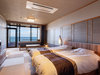 【展望温泉 信楽焼風呂付客室（2階）／一例】窓の外には、美しい日本海が広がります