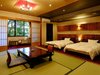 【特別室】源泉かけ流しの温泉風呂付きの特別室。和を基調とした、ゆとりある15畳の和洋室です。