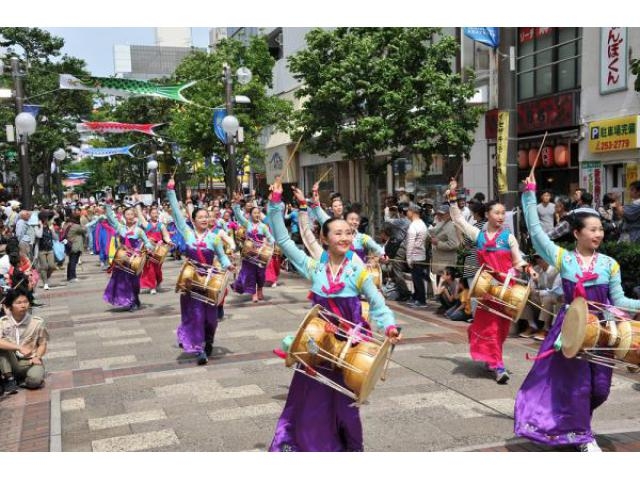 横浜開港記念みなと祭 ザよこはまパレード 国際仮装行列 21年は中止となりました アクセス イベント情報 じゃらんnet
