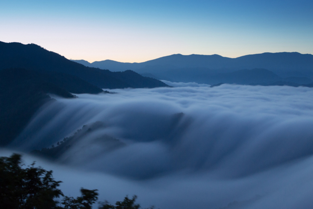 枝折峠で滝雲 雲海の絶景鑑賞 発生時期 条件やアクセス情報を解説 Amatavi