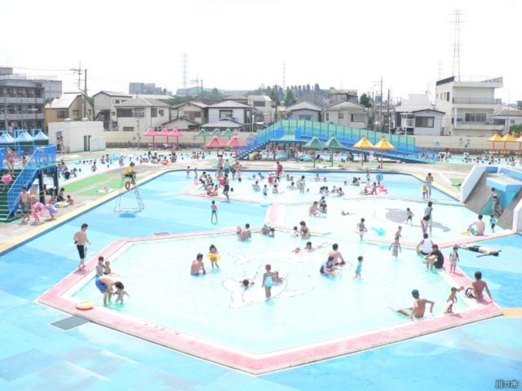 川口市立グリーンセンター　流水プール