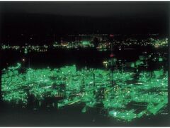 瀬戸大橋の夕景とライトアップ・工場夜景クルージングの写真1