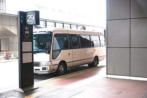 成田国際空港第2ターミナルレンタカー送迎バス乗り場