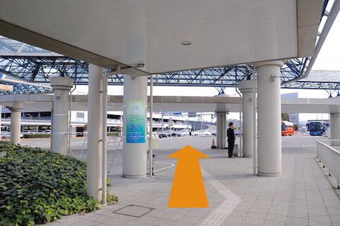松山空港ターミナルレンタカー送迎バス乗り場