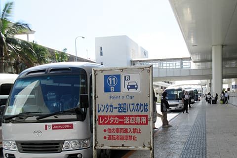 那覇空港国内線ターミナルレンタカー送迎バス乗り場11